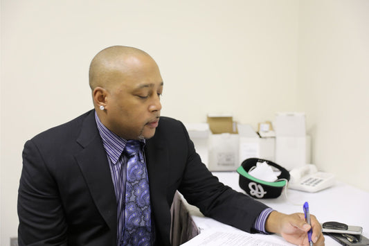 5 Business Pitch Tips to Land an Investor | Daymond John